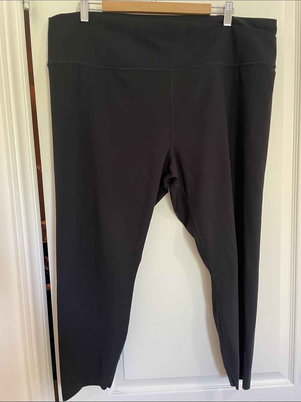 Black 3/4 Length Leggings